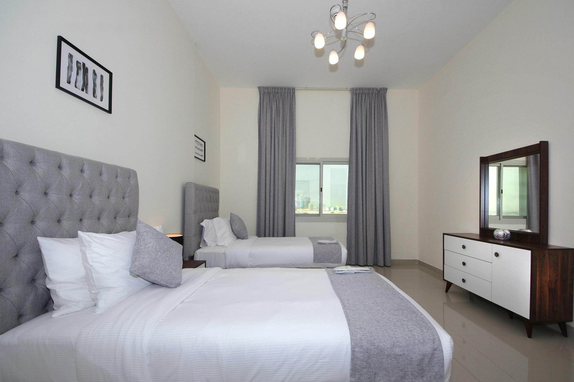 דובאי Spacious 2 Bedroom In Al Telal 11, Al Barsha 1 מראה חיצוני תמונה