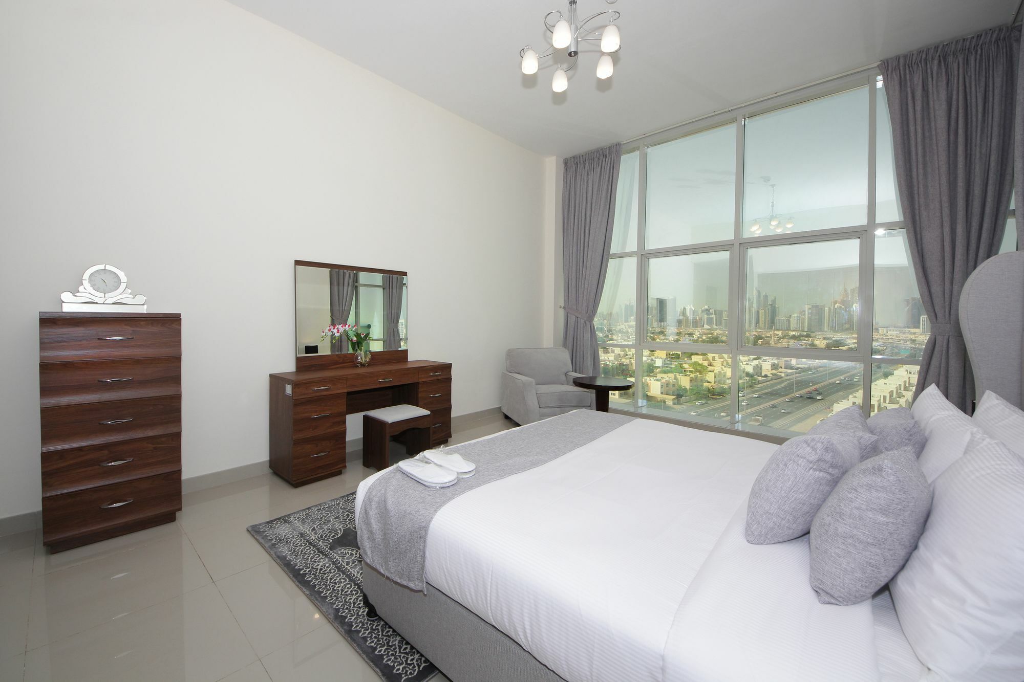 דובאי Spacious 2 Bedroom In Al Telal 11, Al Barsha 1 מראה חיצוני תמונה