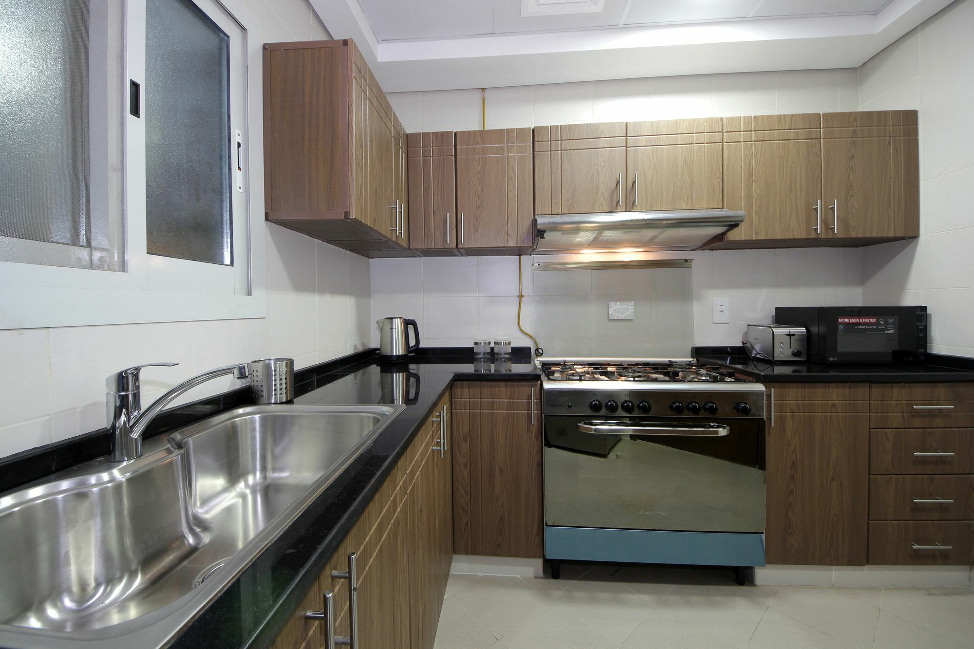 דובאי Spacious 2 Bedroom In Al Telal 11, Al Barsha 1 מראה חיצוני תמונה