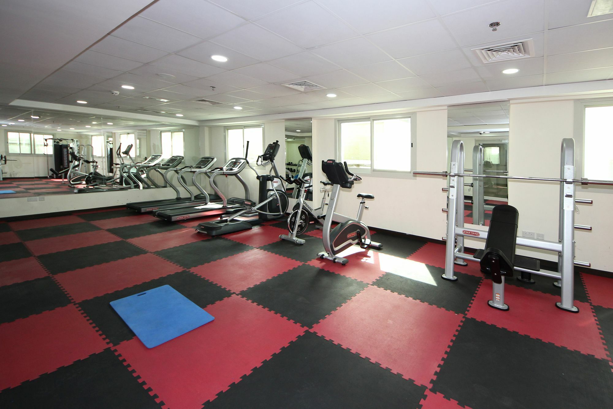דובאי Spacious 2 Bedroom In Al Telal 11, Al Barsha 1 מראה חיצוני תמונה