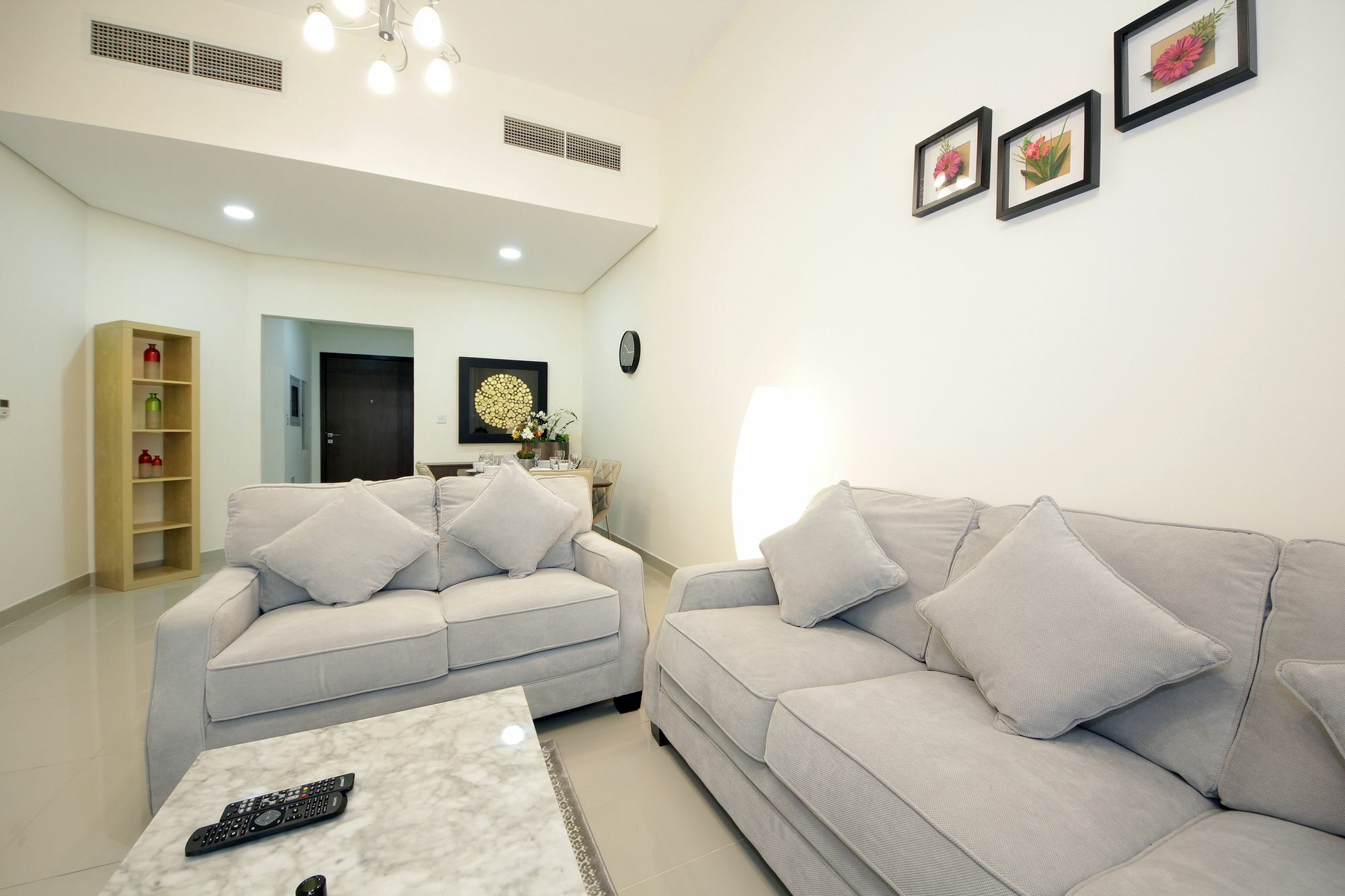 דובאי Spacious 2 Bedroom In Al Telal 11, Al Barsha 1 מראה חיצוני תמונה